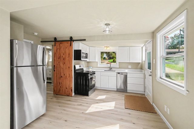 1010 Brighton Lake Road, Brighton, MI 48116