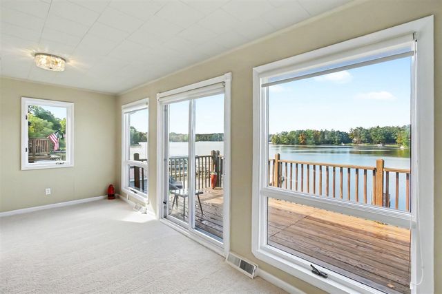 1010 Brighton Lake Road, Brighton, MI 48116