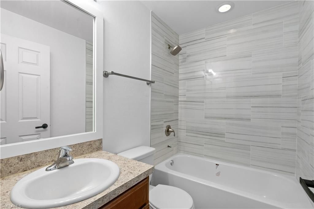 Image 10 of property listing at 336 NE 30th TER, Cape Coral, FL 33909