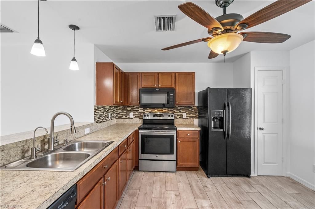 Image 23 of property listing at 336 NE 30th TER, Cape Coral, FL 33909