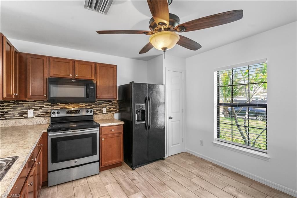 Image 25 of property listing at 336 NE 30th TER, Cape Coral, FL 33909