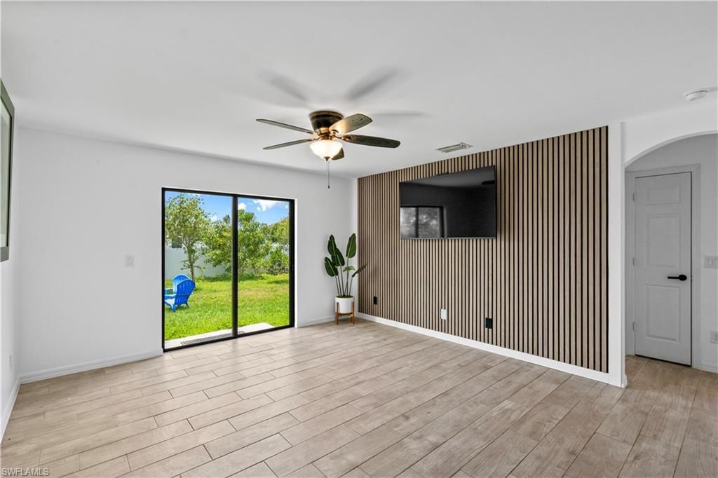 Image 5 of property listing at 336 NE 30th TER, Cape Coral, FL 33909