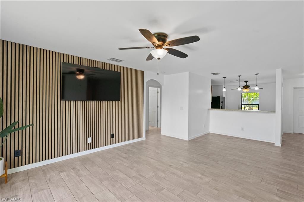 Image 6 of property listing at 336 NE 30th TER, Cape Coral, FL 33909
