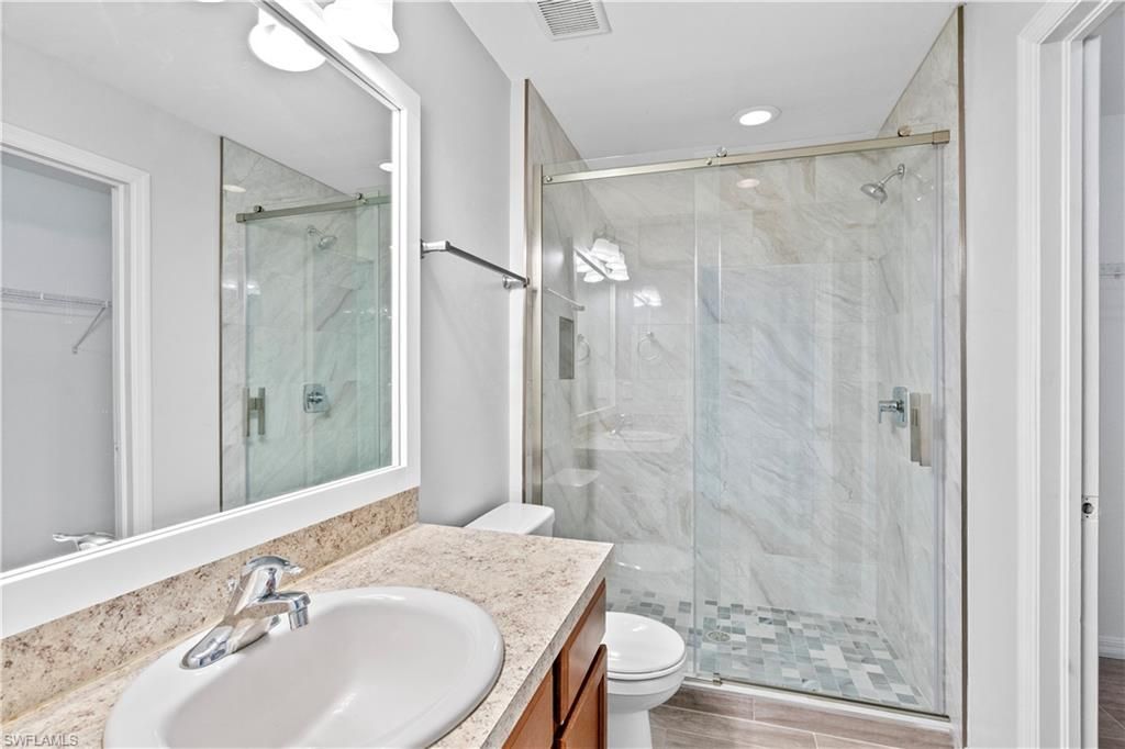 Image 7 of property listing at 336 NE 30th TER, Cape Coral, FL 33909