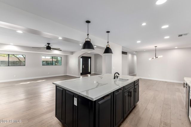 3318 E MONTECITO Avenue, Phoenix, AZ 85018