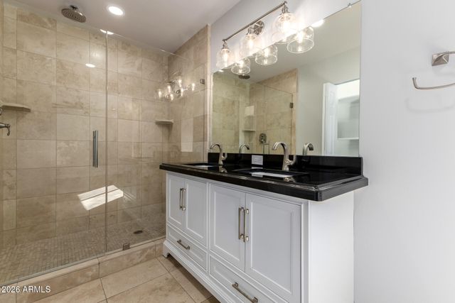 3318 E MONTECITO Avenue, Phoenix, AZ 85018