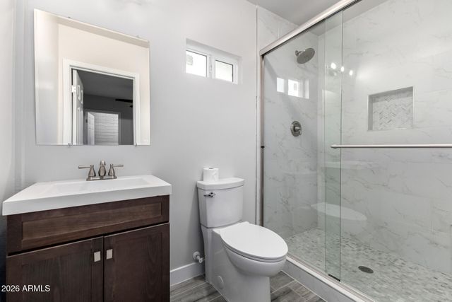 3318 E MONTECITO Avenue, Phoenix, AZ 85018