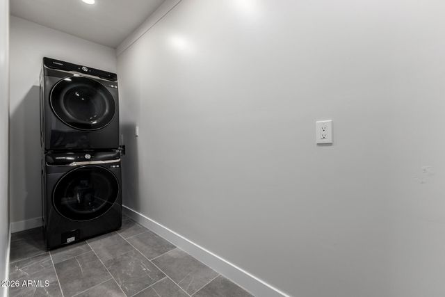 3318 E MONTECITO Avenue, Phoenix, AZ 85018