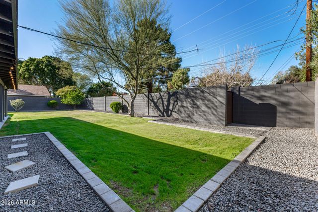 3318 E MONTECITO Avenue, Phoenix, AZ 85018