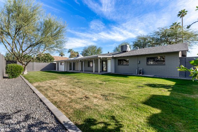 3318 E MONTECITO Avenue, Phoenix, AZ 85018
