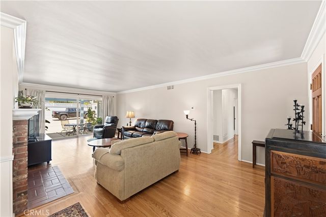 903 E Dalton, Glendora, CA 91741