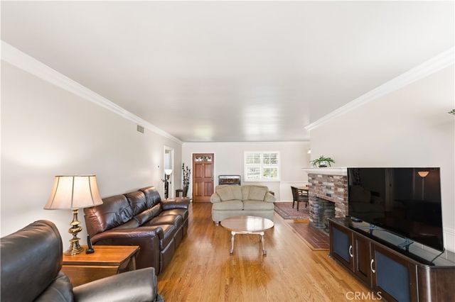 903 E Dalton, Glendora, CA 91741