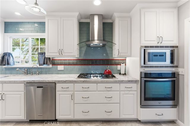903 E Dalton, Glendora, CA 91741