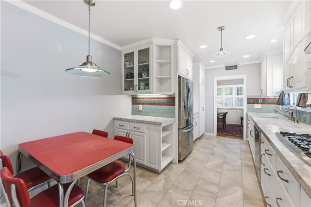 903 E Dalton, Glendora, CA 91741