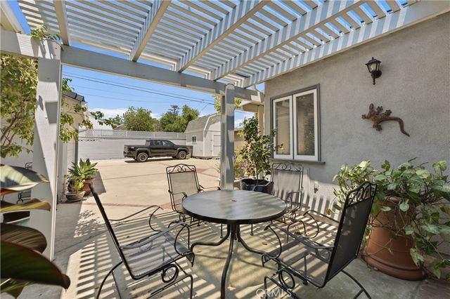 903 E Dalton, Glendora, CA 91741