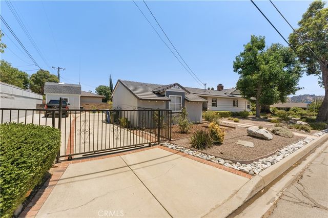 903 E Dalton, Glendora, CA 91741