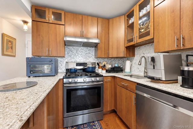1155 Warburton Avenue 3Y, Yonkers, NY 10701