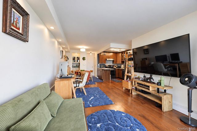 1155 Warburton Avenue 3Y, Yonkers, NY 10701