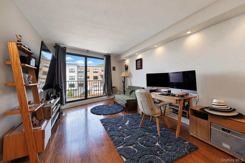 1155 Warburton Avenue 3Y, Yonkers, NY 10701 — photo 4
