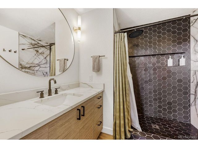5849 S Jebel Way, Aurora, CO 80015