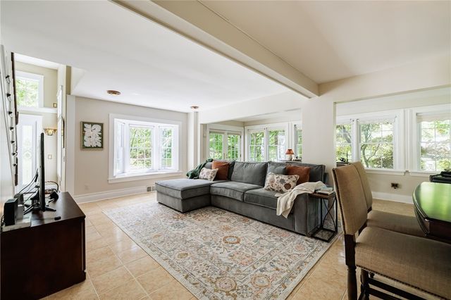 870 Maple Dr, Webster, NY 14580
