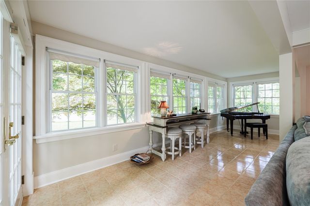 870 Maple Dr, Webster, NY 14580