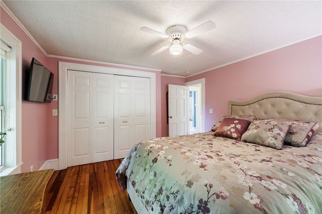870 Maple Dr, Webster, NY 14580