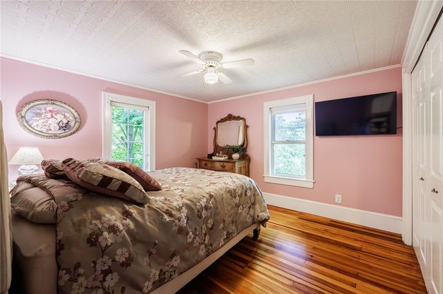 870 Maple Dr, Webster, NY 14580