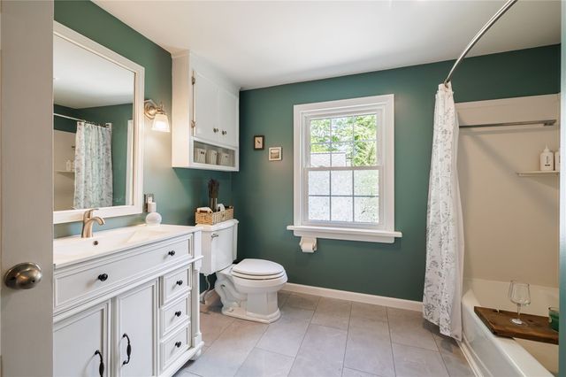 870 Maple Dr, Webster, NY 14580