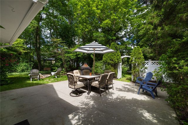 870 Maple Dr, Webster, NY 14580