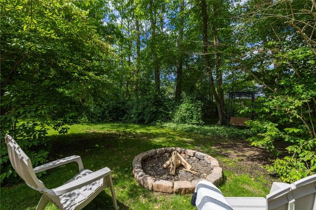 870 Maple Dr, Webster, NY 14580