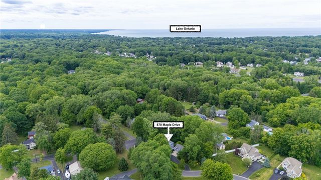 870 Maple Dr, Webster, NY 14580