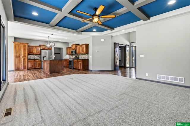 10009 S 106 Street, Papillion, NE 68046