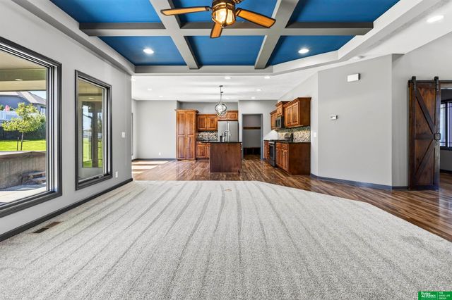 10009 S 106 Street, Papillion, NE 68046
