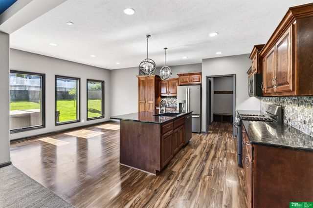 10009 S 106 Street, Papillion, NE 68046