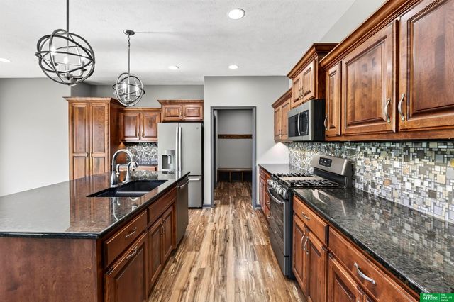 10009 S 106 Street, Papillion, NE 68046