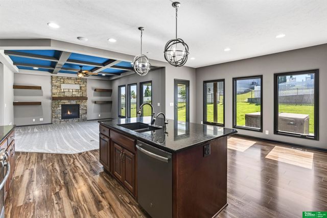 10009 S 106 Street, Papillion, NE 68046