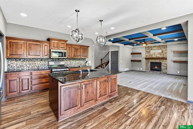 10009 S 106 Street, Papillion, NE 68046