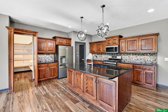 10009 S 106 Street, Papillion, NE 68046