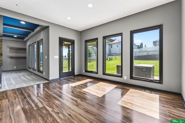 10009 S 106 Street, Papillion, NE 68046