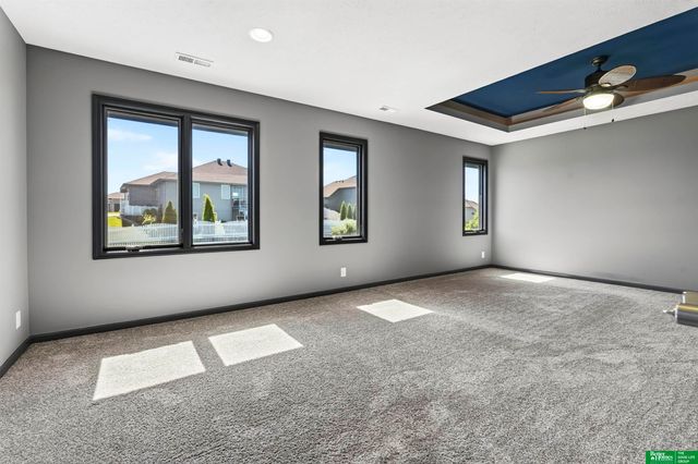 10009 S 106 Street, Papillion, NE 68046