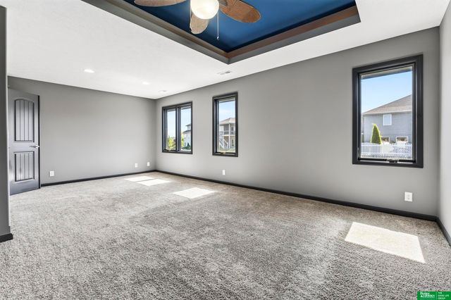 10009 S 106 Street, Papillion, NE 68046