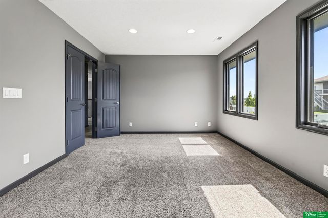 10009 S 106 Street, Papillion, NE 68046