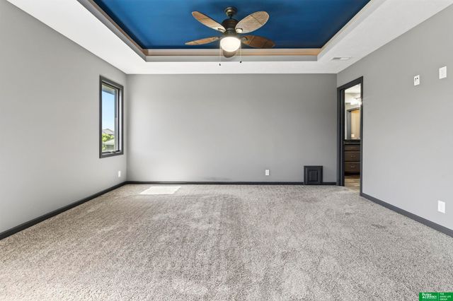 10009 S 106 Street, Papillion, NE 68046