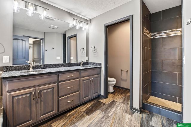 10009 S 106 Street, Papillion, NE 68046