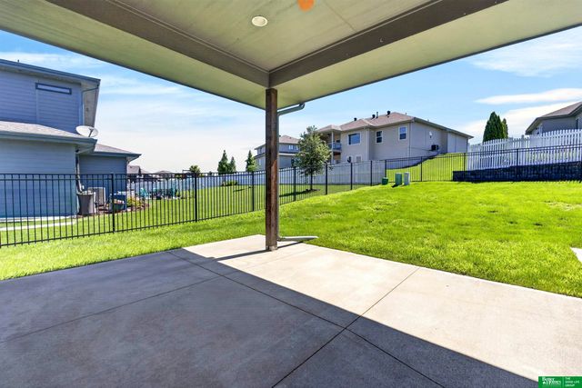 10009 S 106 Street, Papillion, NE 68046