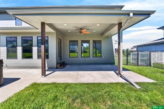 10009 S 106 Street, Papillion, NE 68046