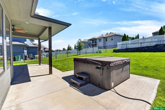 10009 S 106 Street, Papillion, NE 68046