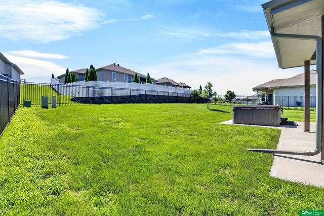 10009 S 106 Street, Papillion, NE 68046