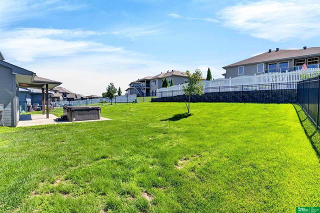 10009 S 106 Street, Papillion, NE 68046